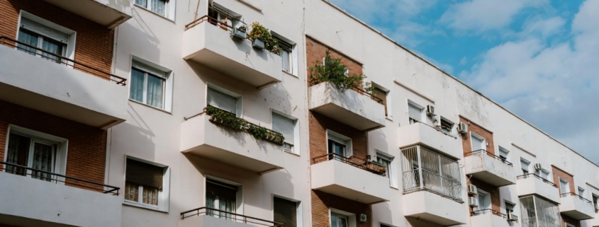selling a rental property with tenants in Florida
